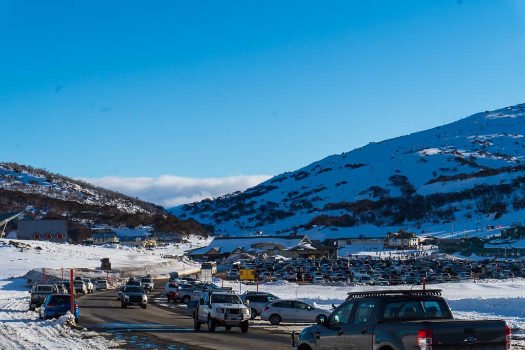 Ski parking