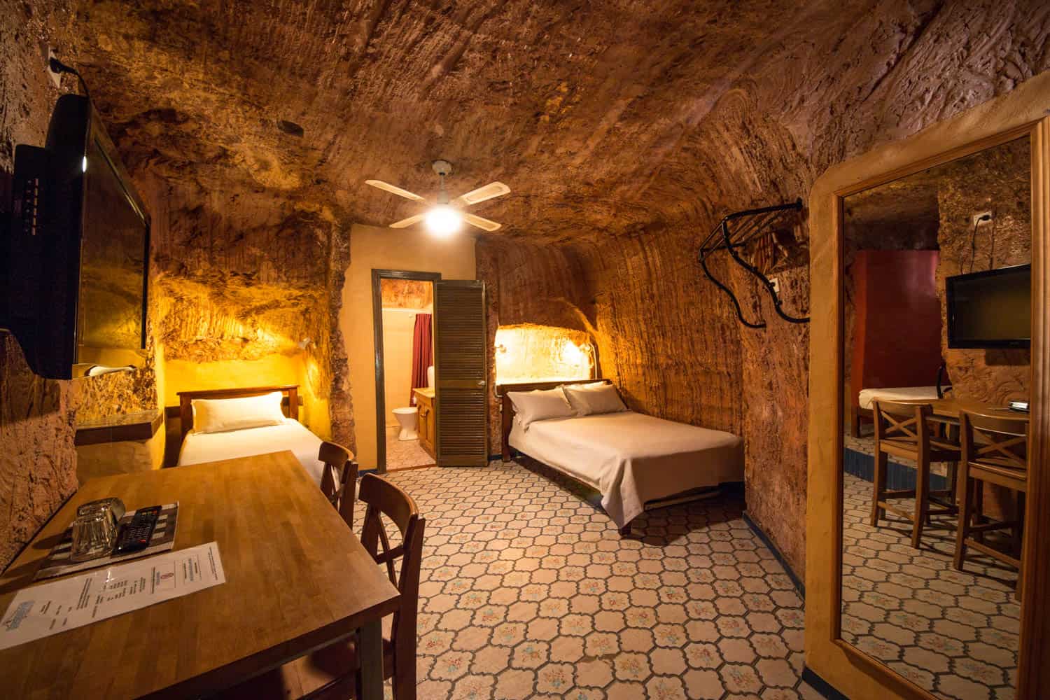 Coober Pedy underground hotel 